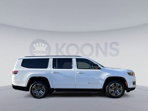 Used 2024 Jeep Wagoneer L Series II w/ Flexible Seating Group image 7