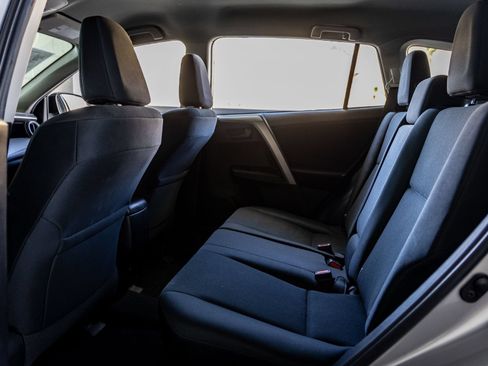 Used 2017 Toyota RAV4 LE w/ Carpet Mat Package FWD image 27