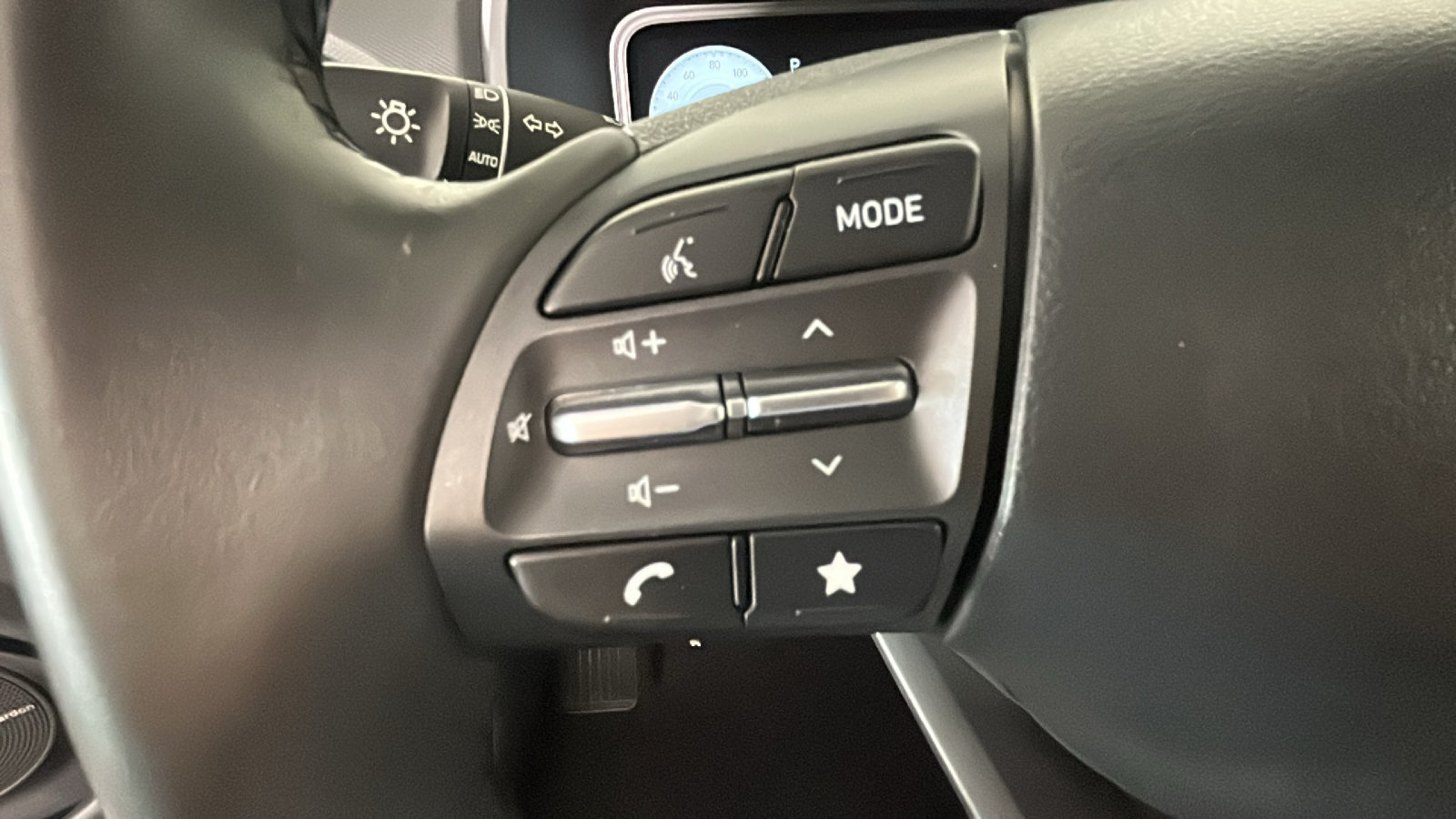 Certified 2022 Hyundai Kona Limited w/ Cargo Package AWD/4WD image 21