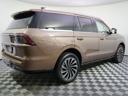 Used 2026 Lincoln Navigator Black Label AWD/4WD image 7