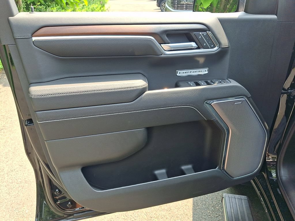 New 2026 GMC Sierra 1500 Denali w/ Denali Reserve Package AWD/4WD image 9