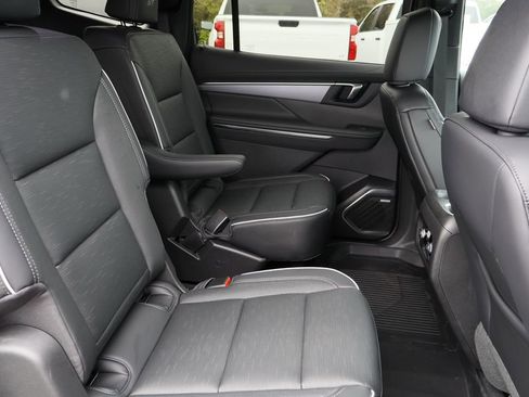 Certified 2026 Buick Enclave Sport Touring w/ Power Package image 32