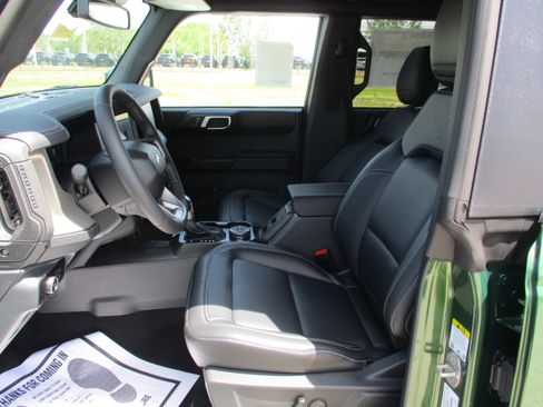 New 2025 Ford Bronco Outer Banks image 18