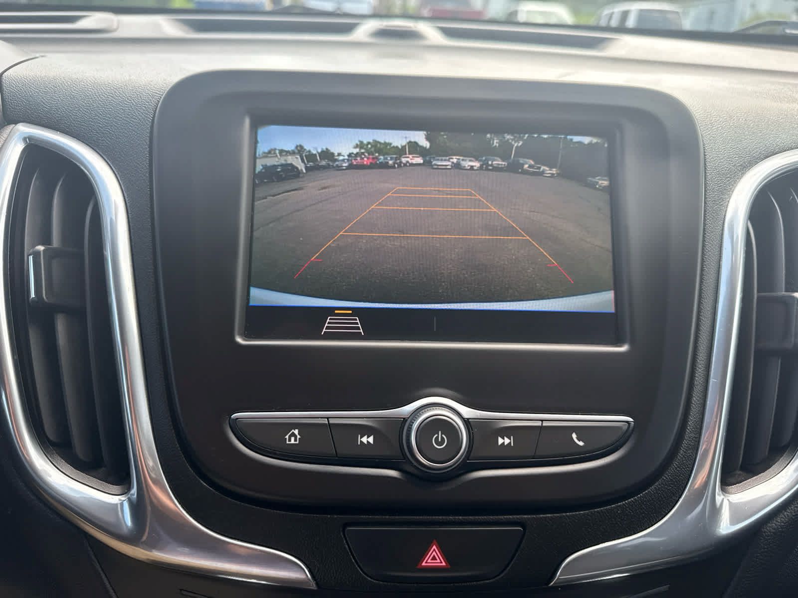 Used 2020 Chevrolet Equinox LT FWD image 21