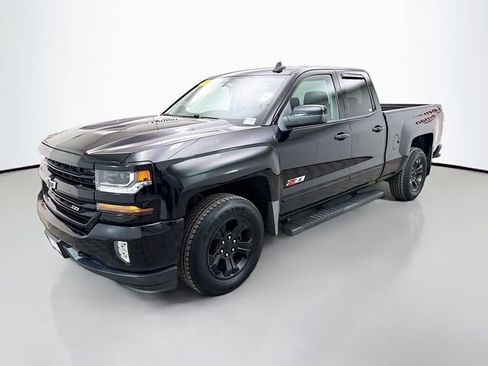 Used 2018 Chevrolet Silverado 1500 LT w/ Midnight Edition image 3