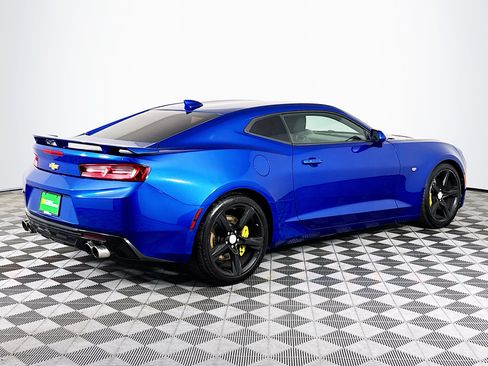 Used 2018 Chevrolet Camaro SS RWD image 10