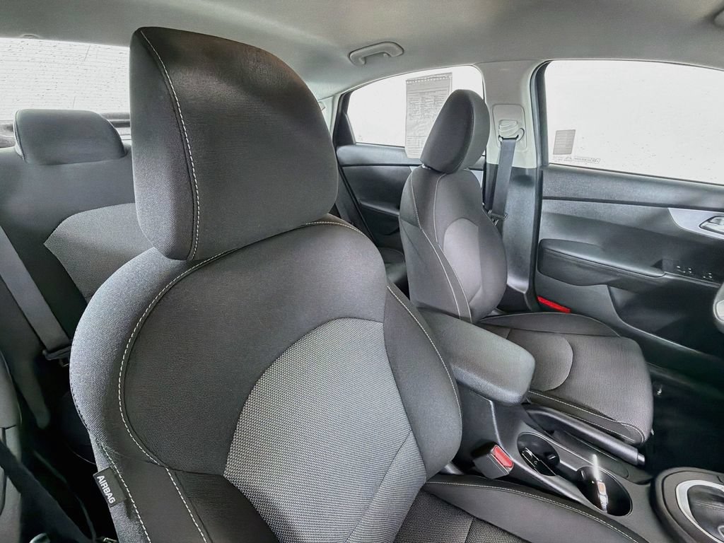 Used 2023 Kia Forte LXS FWD image 25