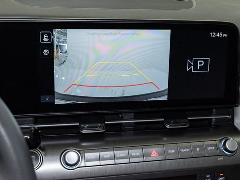Used 2025 Hyundai Kona SEL FWD image 16