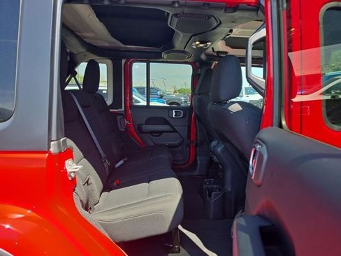 Used 2022 Jeep Wrangler Unlimited Sahara w/ Cold Weather Group image 25