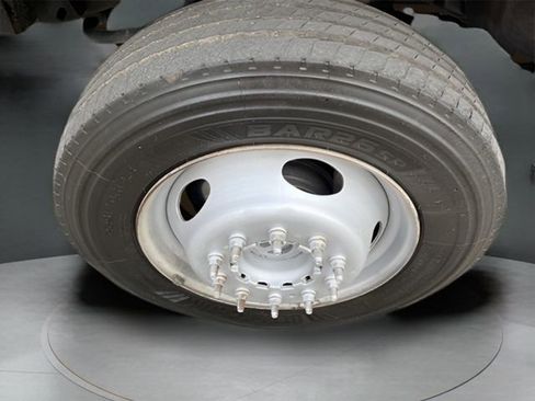 Used 2015 Ford F550 4x4 Crew Cab Super Duty image 9