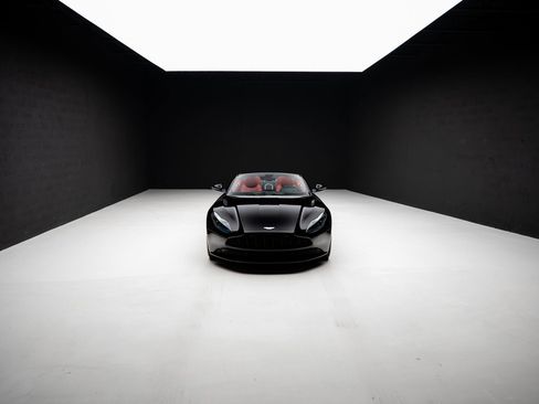 Used 2019 Aston Martin DB11 Volante RWD image 85
