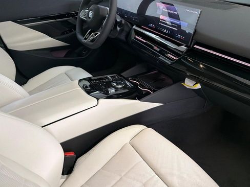 New 2026 BMW 530i w/ M Sport Package RWD image 28
