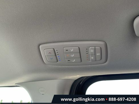 Certified 2024 Kia Carnival LX FWD image 11