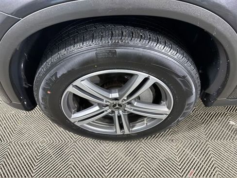 Used 2020 Mercedes-Benz GLC 300 4MATIC image 10