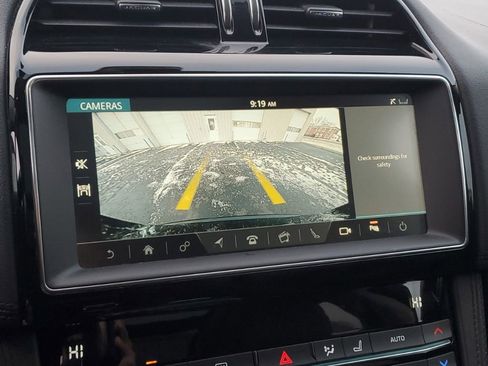 Used 2020 Jaguar F-PACE Prestige image 24