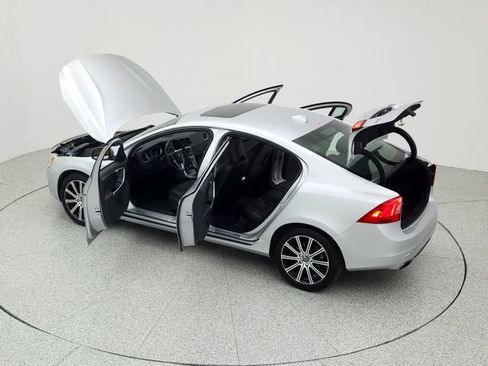 Used 2018 Volvo S60 T5 Inscription image 42