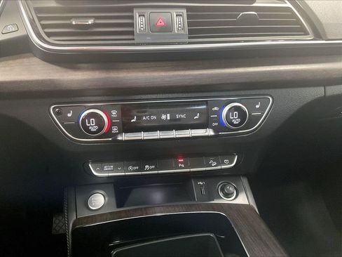 Used 2023 Audi Q5 2.0T Premium Plus w/ Premium Plus Package AWD/4WD image 26
