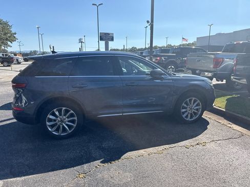 Used 2022 Lincoln Corsair AWD w/ Premium Package image 18