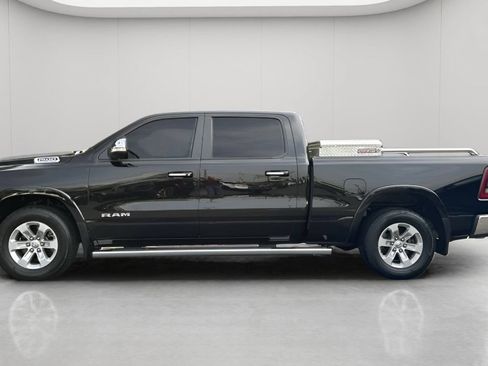 Used 2022 RAM 1500 Laramie AWD/4WD image 11
