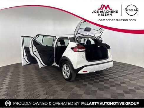 Used 2022 Nissan Kicks S image 16