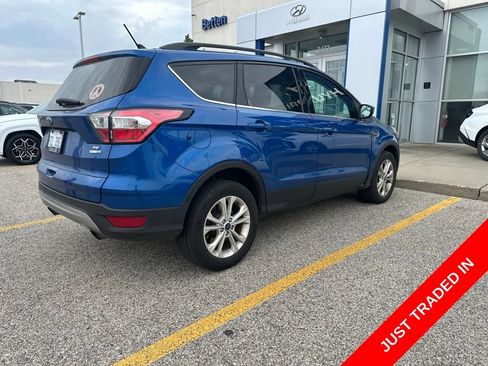 Used 2018 Ford Escape SE w/ SE Sync 3 Package AWD/4WD image 4