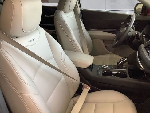 Used 2021 Cadillac XT4 Luxury image 14