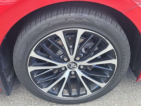 Used 2019 Toyota Camry SE FWD image 8