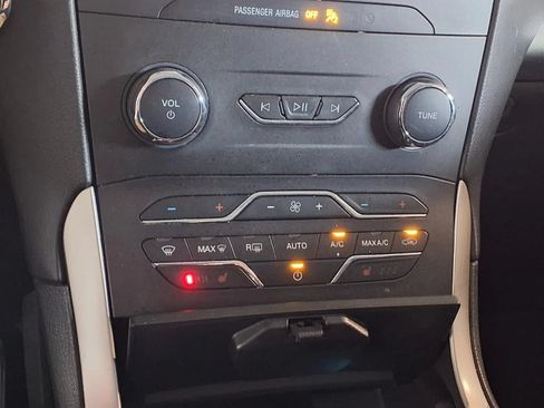 Used 2020 Ford Edge SEL FWD image 21