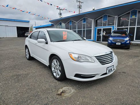 Used 2013 Chrysler 200 LX FWD image 1