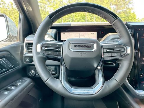 New 2026 GMC Yukon Denali w/ Denali Reserve Package RWD image 18