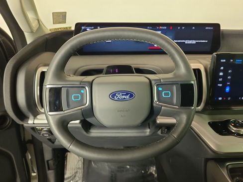 Used 2025 Ford Expedition Max Active image 12