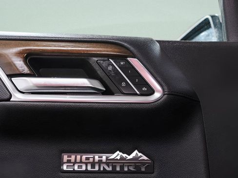 Used 2024 Chevrolet Silverado 1500 High Country w/ High Country Premium Package AWD/4WD image 25
