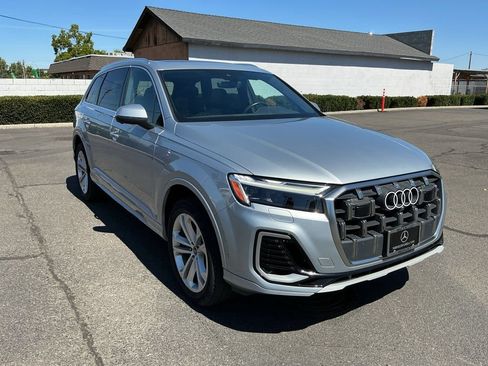 Used 2025 Audi Q7 3.0T Premium Plus AWD/4WD image 6