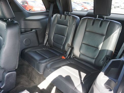 Used 2016 Ford Explorer XLT w/ Equipment Group 202A image 17