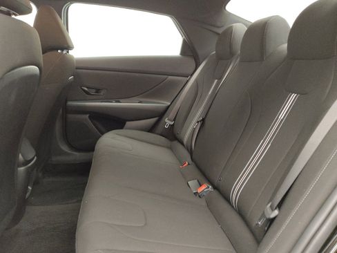Used 2025 Hyundai Elantra Sport FWD image 18