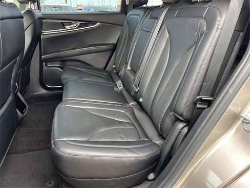 Used 2021 Lincoln Nautilus AWD w/ Equipment Group 101A image 19