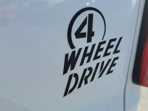 Used 2022 Jeep Gladiator Sport image 12