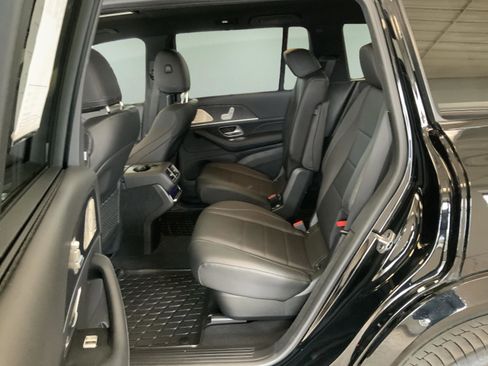 Used 2022 Mercedes-Benz GLS 450 4MATIC image 27