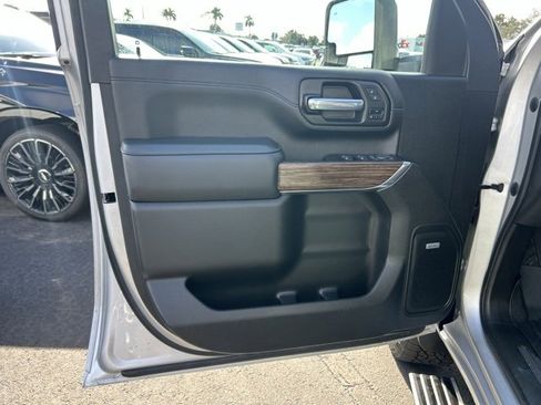 Certified 2023 Chevrolet Silverado 3500 High Country image 12