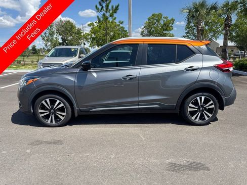 Used 2019 Nissan Kicks SR w/ SR Premium Package FWD image 2