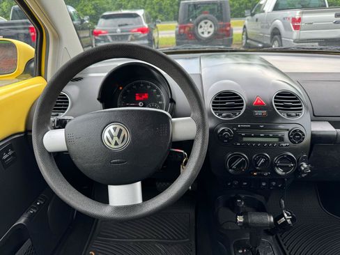 Used 2007 Volkswagen Beetle Coupe w/ Package 1 FWD image 16