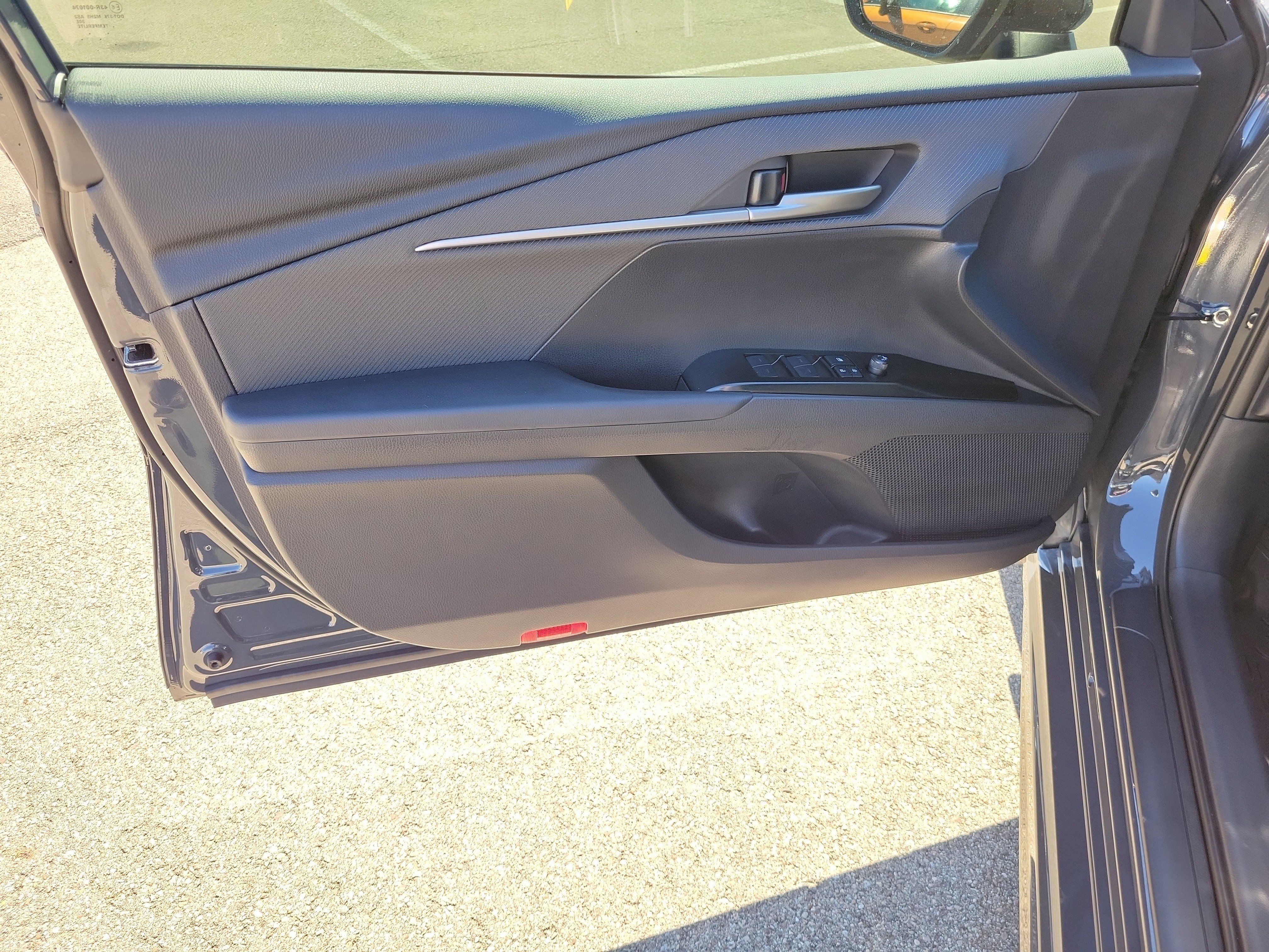 Used 2026 Toyota Camry SE FWD image 18