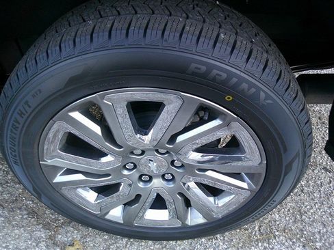 Used 2019 Chevrolet Silverado 1500 High Country w/ High Country Premium Package image 27