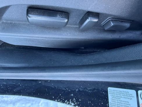 Used 2017 Chevrolet Equinox LT w/ Convenience Package image 17