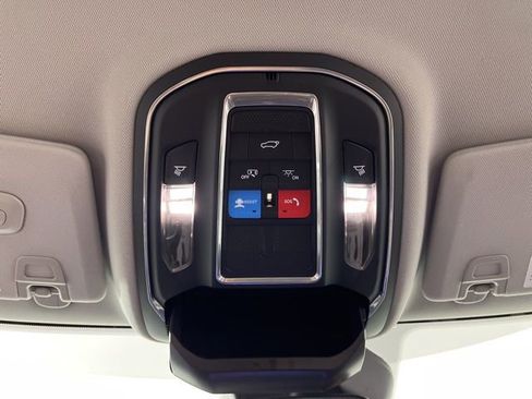 Used 2023 Jeep Grand Cherokee Limited AWD/4WD image 36