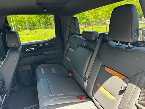 Used 2024 GMC Sierra 1500 AT4 AWD/4WD image 25