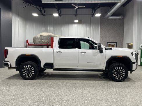 Used 2024 GMC Sierra 2500 Denali Ultimate w/ Max Trailering Package image 6