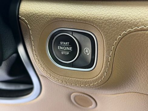 Used 2024 Mercedes-Benz GLE 350 4MATIC image 36