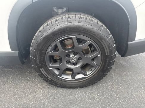 Used 2024 Honda Pilot TrailSport image 17