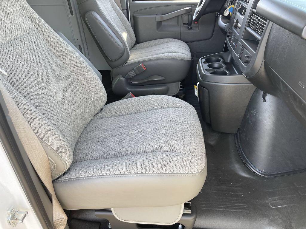 New 2025 GMC Savana 2500 Extended w/ Driver Convenience Package RWD image 27